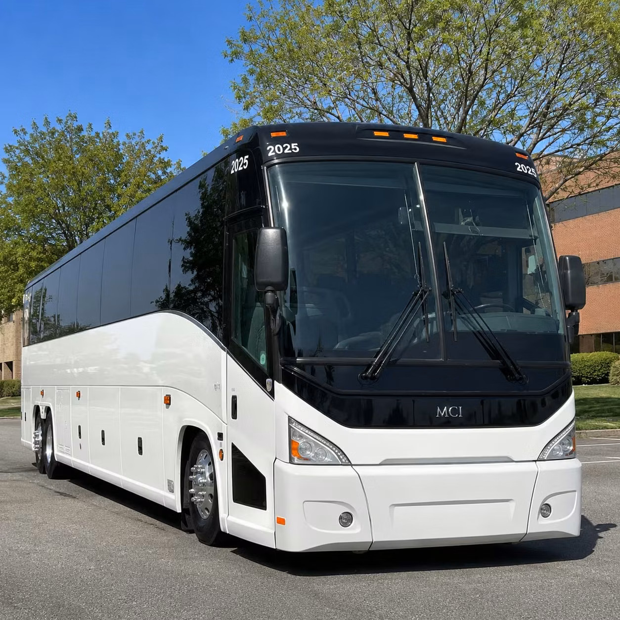 concert shuttles to the monterey county fair event center are easy to book